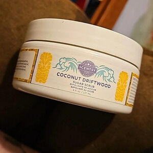 Brand New Scentsy Coconut Driftwood Sugar Scrub